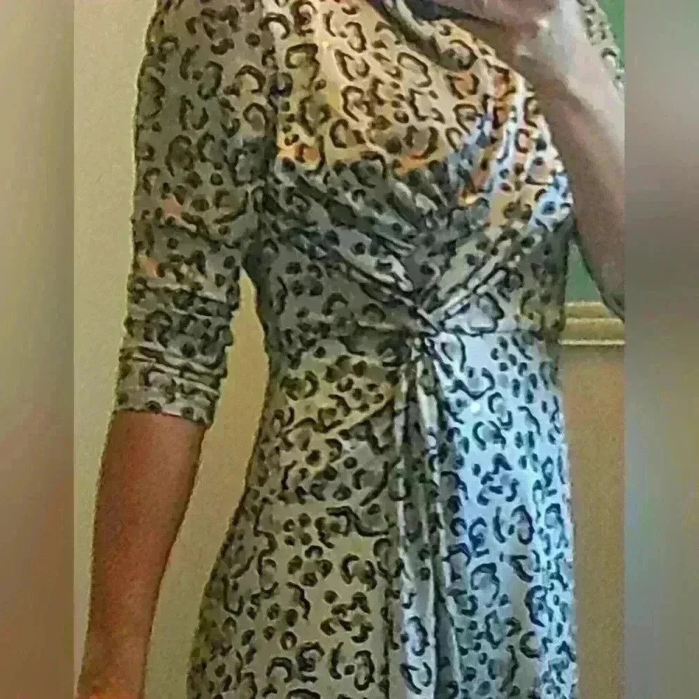 NWOT Tracy Negoshian Dress, Small, Cheetah with Metallic gold spots, side twist